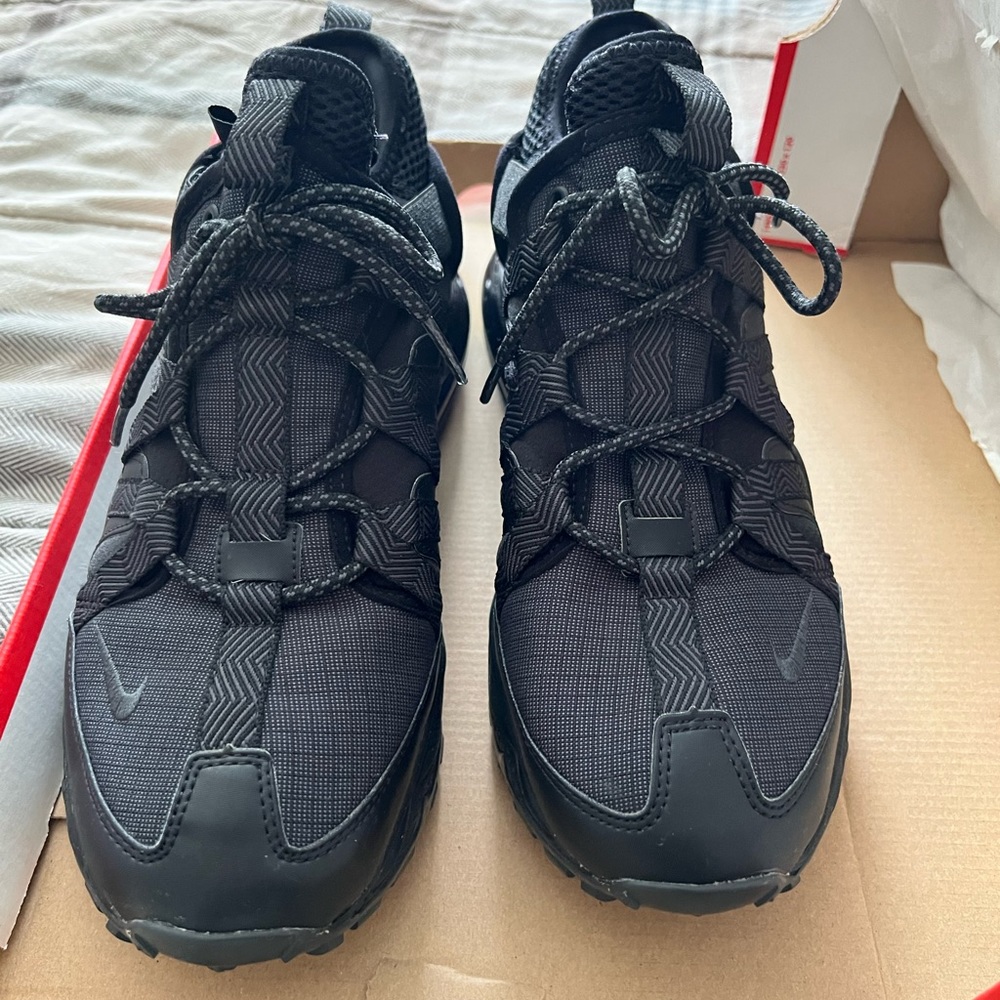 Used Nike Air Max 270 Bowfin Black Mens size 9.5